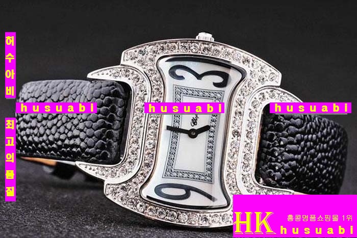 ĵ ڽð Replica Chopard Japanese Quartz MOVEMENT Polished Case Fancy diamond Bezel Black Bracelet Women. sa-15