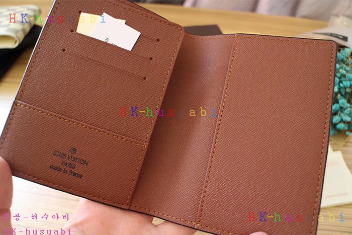 NEW 17F/W 루이비통 신상 남여용 여권지갑 LV8600097