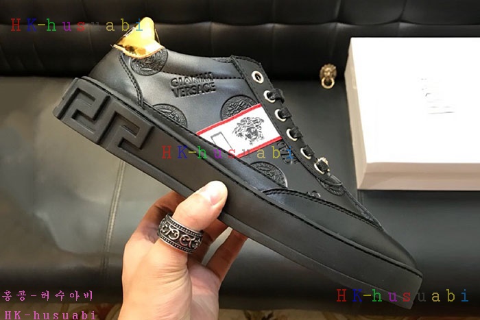 NEW 베르사체 남성용 신발 V 470063