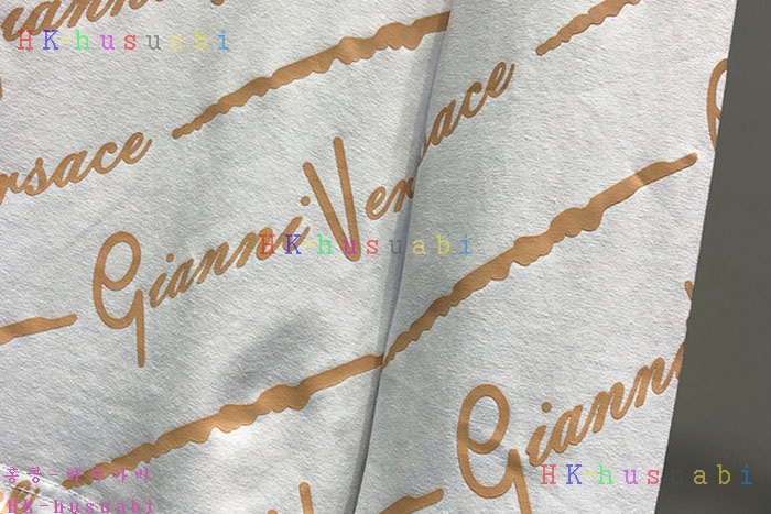 NEW 베르사체 긴팔티 신상 V99060