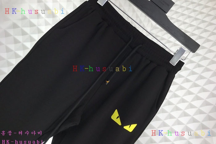 NEW 펜디 츄리닝바지 신상 FD 114403