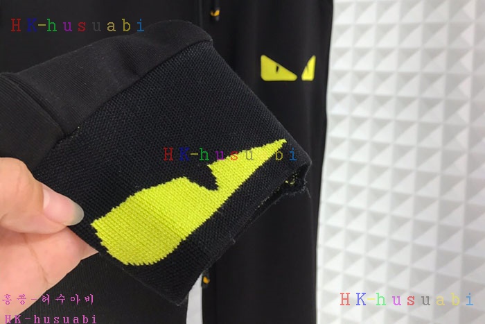 NEW 펜디 츄리닝바지 신상 FD 114403