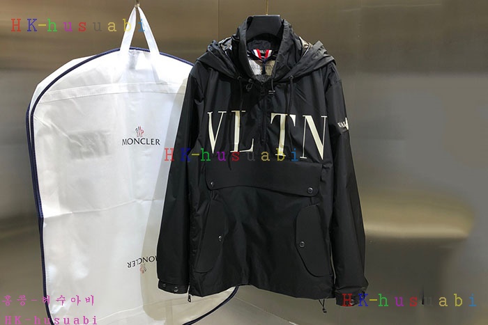 NEW 발렌티노  상의 신상 V 222581