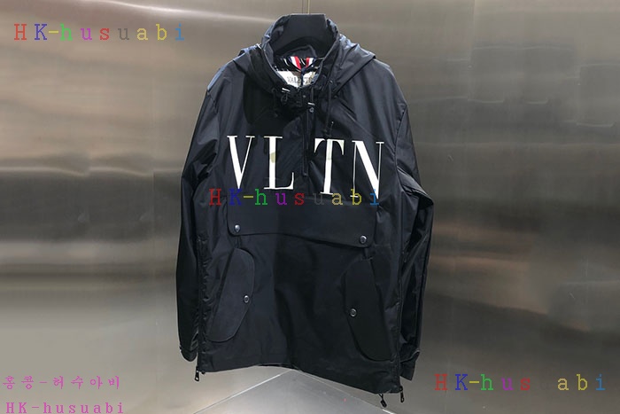 NEW 발렌티노  상의 신상 V 222581