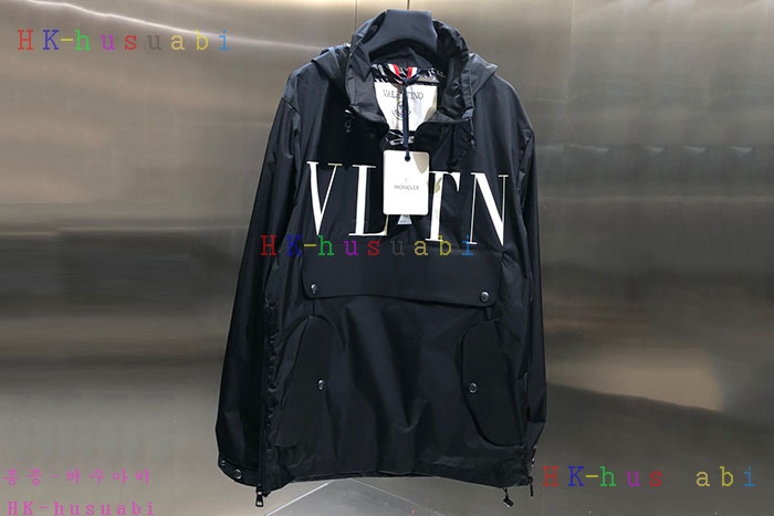 NEW 발렌티노  상의 신상 V 222581