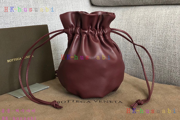 ★미러급★ 보테가베네타 드로우스트링 파우치 BV 583774-2
