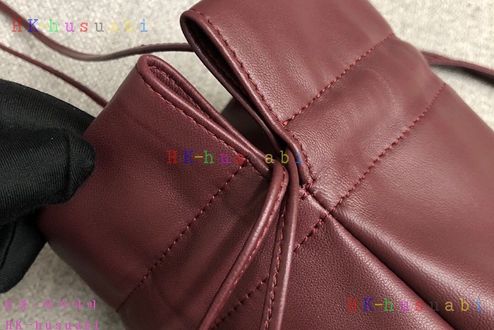 ★미러급★ 보테가베네타 드로우스트링 파우치 BV 583774-2