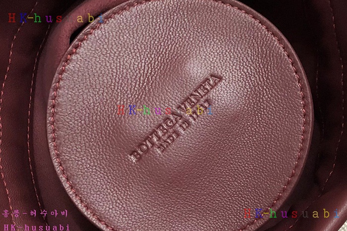 ★미러급★ 보테가베네타 드로우스트링 파우치 BV 583774-2