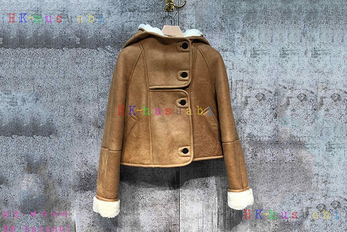 NEW  로에베 무스탕 신상 LW 6798800