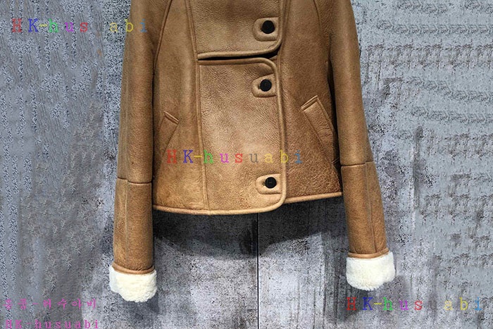 NEW  로에베 무스탕 신상 LW 6798800