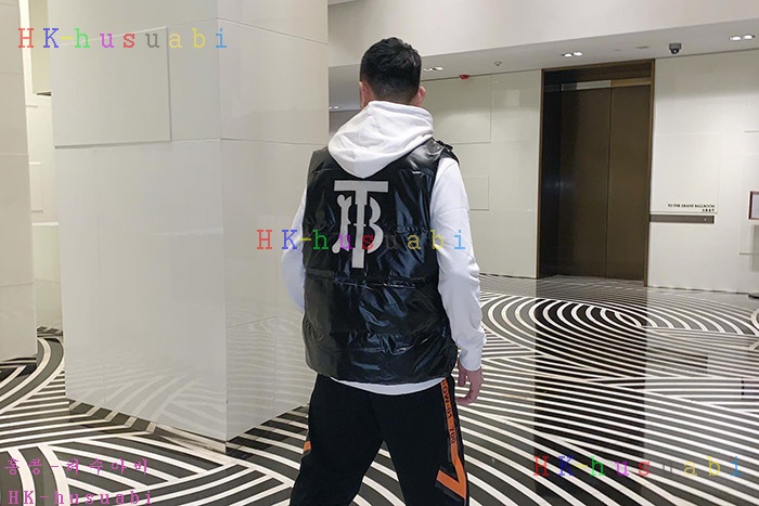 NEW 버버리 패딩조끼 신상 BB 6477200
