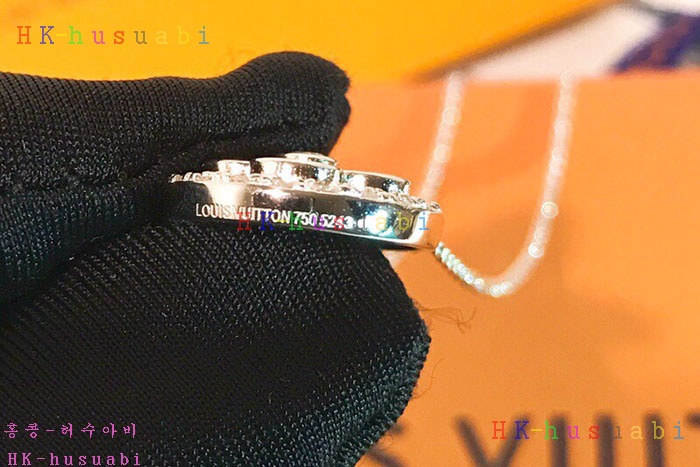 NEW 루이비통 목걸이 신상 LV 0024234