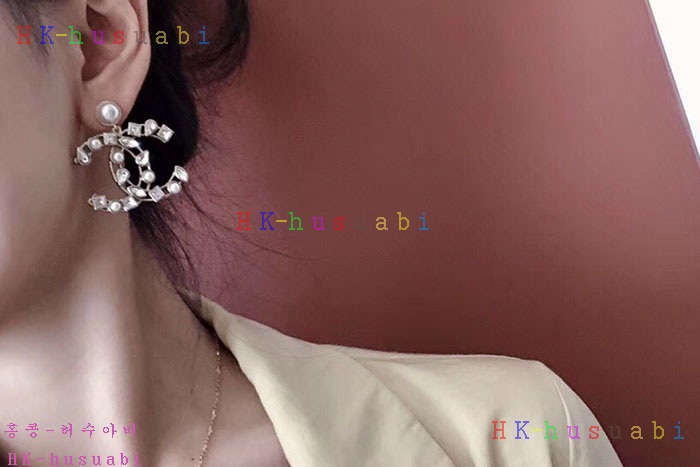 NEW 샤넬 귀걸이 신상 CH 4017794