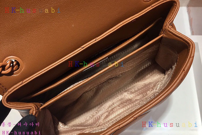 ★미러급★ 프라다 모노코롬 퀄팅 체인백  P 1BD233-4