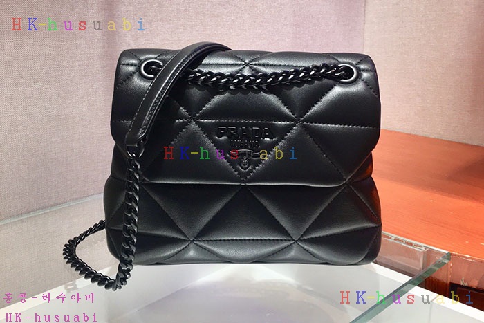 ★미러급★ 프라다 모노코롬 퀄팅 체인백  P 1BD233-5