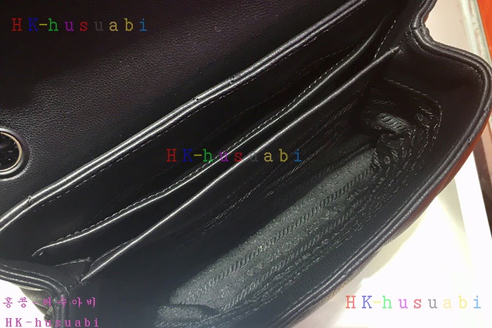 ★미러급★ 프라다 모노코롬 퀄팅 체인백  P 1BD233-5