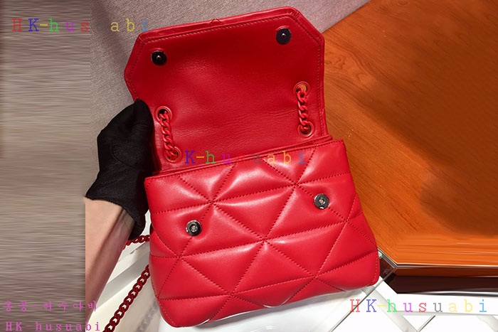 ★미러급★ 프라다 모노코롬 퀄팅 체인백  P 1BD233-6