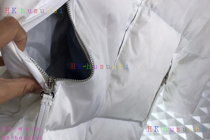 NEW 프라다 패딩 신상 P 2733254