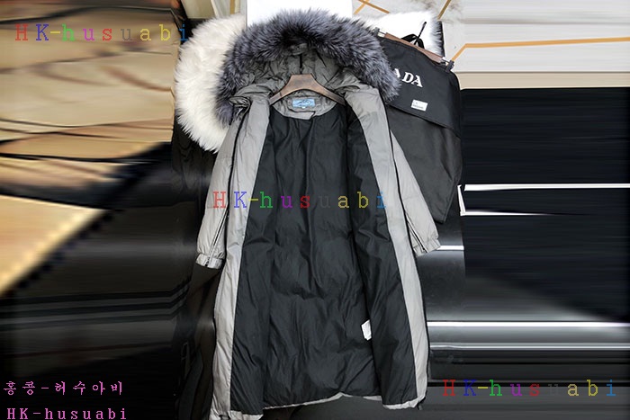 NEW 프라다 패딩 신상 P 4522410