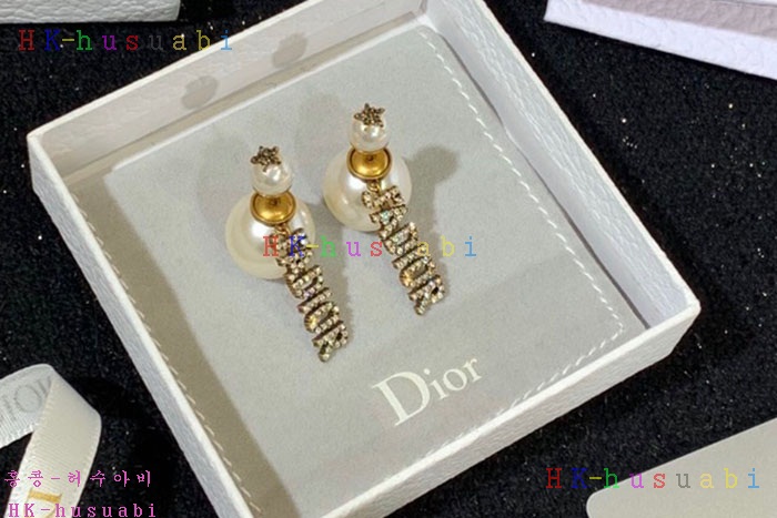 NEW 디올 귀걸이 신상 D 388905