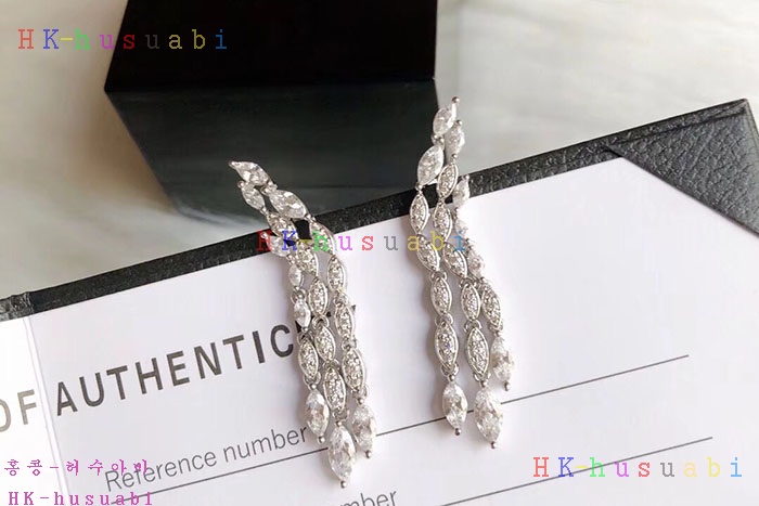 NEW 피아제 귀걸이 신상 P 728110
