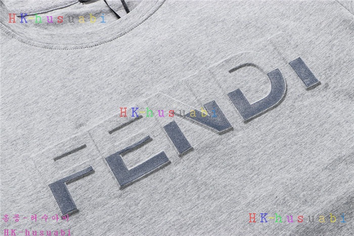 NEW 펜디 반팔티 신상 FD 721108