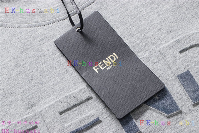 NEW 펜디 반팔티 신상 FD 721108