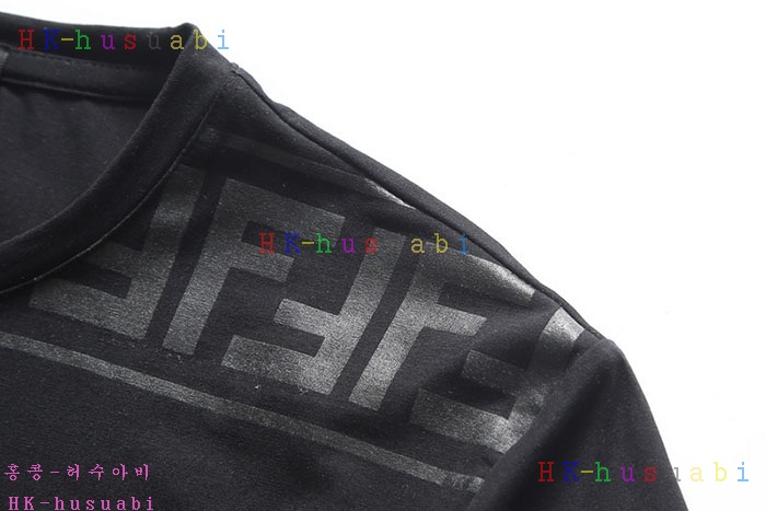 NEW 펜디 반팔티 신상 FD 721123