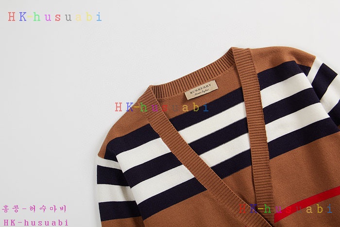 NEW 버버리 가디건 신상 BB 301525