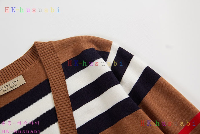 NEW 버버리 가디건 신상 BB 301525