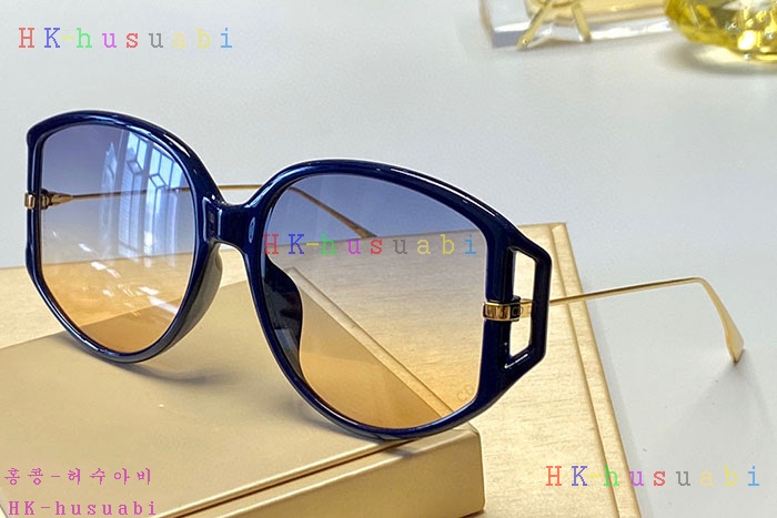 NEW 디올 선글라스 신상 DR 4288854