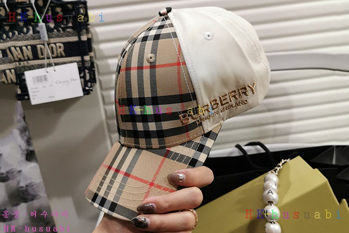 NEW 버버리 모자 신상 BB 242111