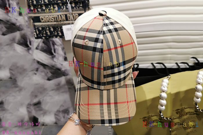 NEW 버버리 모자 신상 BB 242111