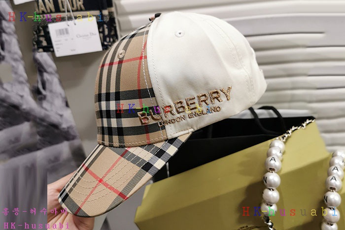 NEW 버버리 모자 신상 BB 242111