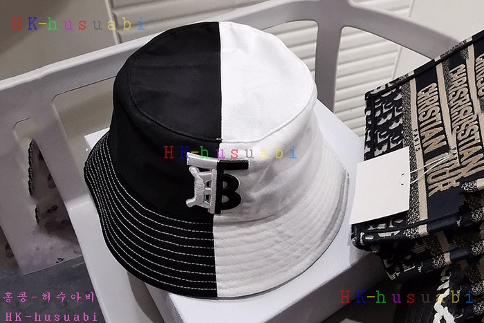 NEW 버버리 모자 신상 BB 242112