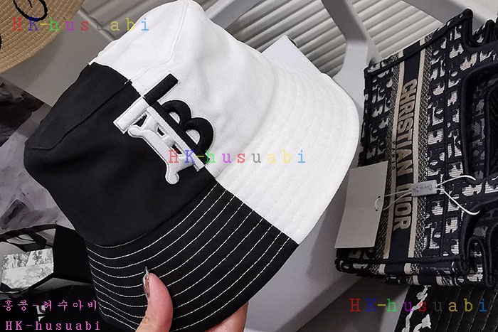 NEW 버버리 모자 신상 BB 242112