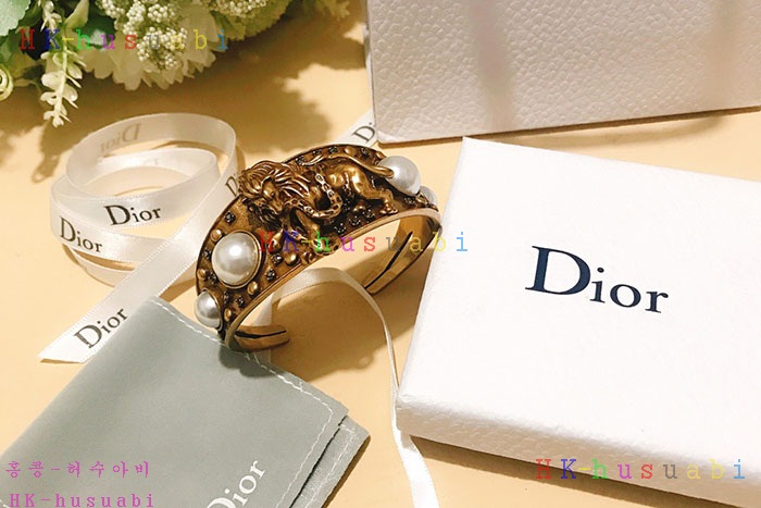 NEW 디올 팔찌 신상 DR 7140013