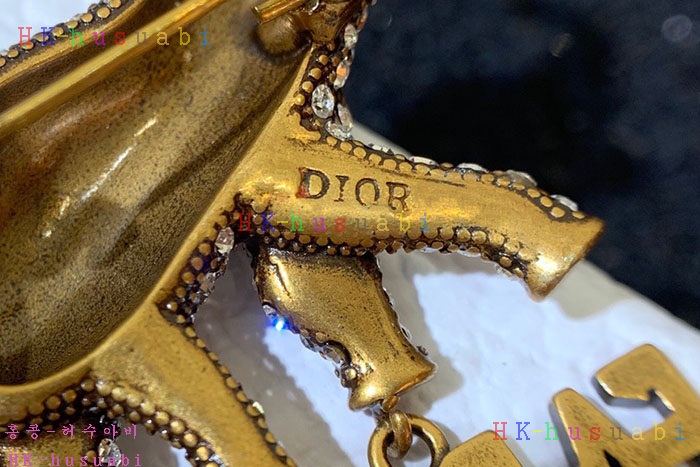 NEW 디올 브로치 신상 DR 7140019