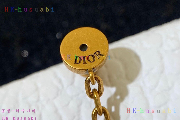 NEW 디올 귀걸이 신상 DR 7140024