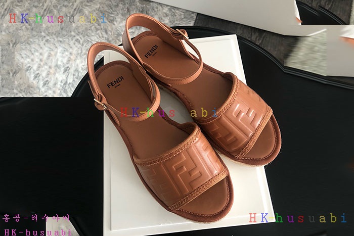 NEW  펜디 신발 신상 FD 642564