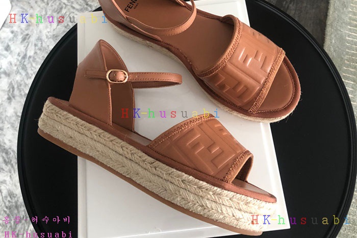 NEW  펜디 신발 신상 FD 642564