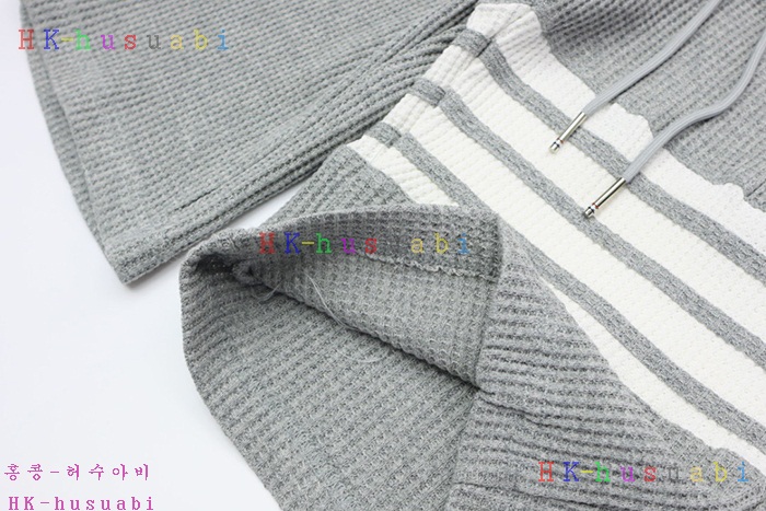 NEW 톰브라운 반바지 신상 TB 4276710