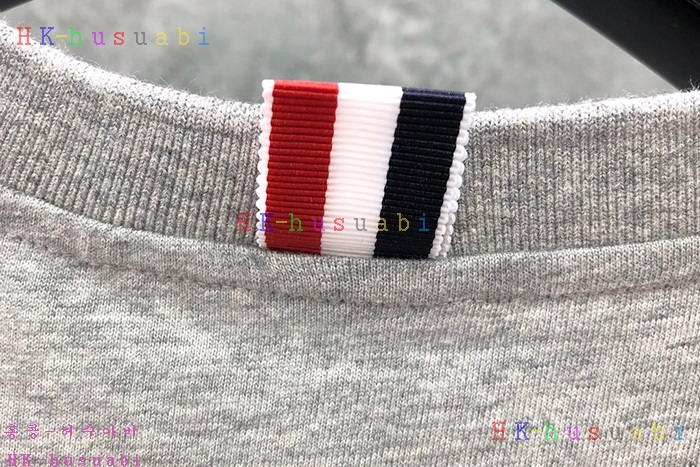 NEW 톰브라운 반팔티 신상 TB 4276657