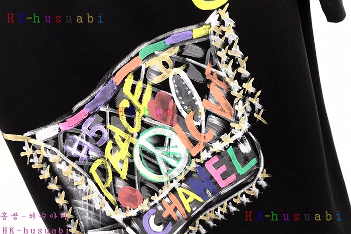 NEW   샤넬 반팔티 신상 C 4276661
