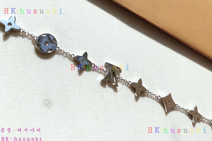 NEW 루이비통 팔찌 신상 LV 5722112