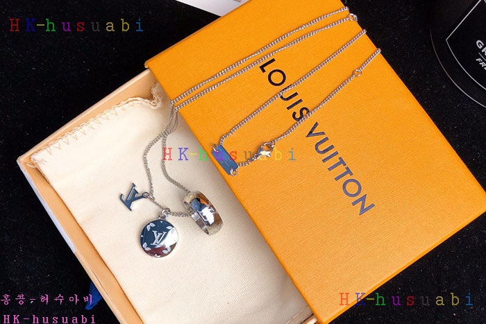 NEW 루이비통 목걸이 신상 LV 5722108