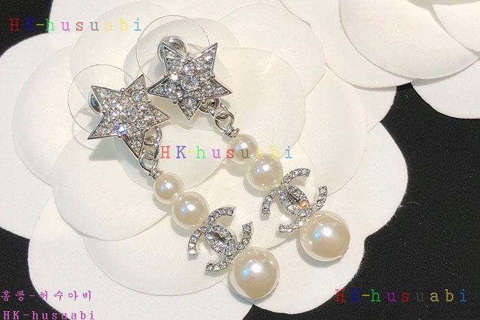 NEW 샤넬 귀걸이 신상 C 557318
