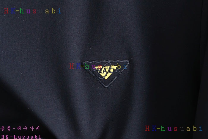 NEW 프라다 반팔티 P 2228509