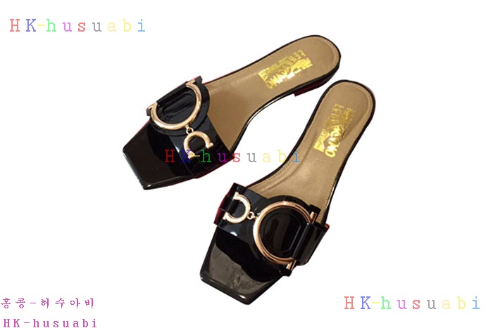 NEW 페라가모 여성용 슬리퍼 F248852