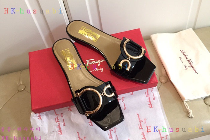 NEW 페라가모 여성용 슬리퍼 F248852